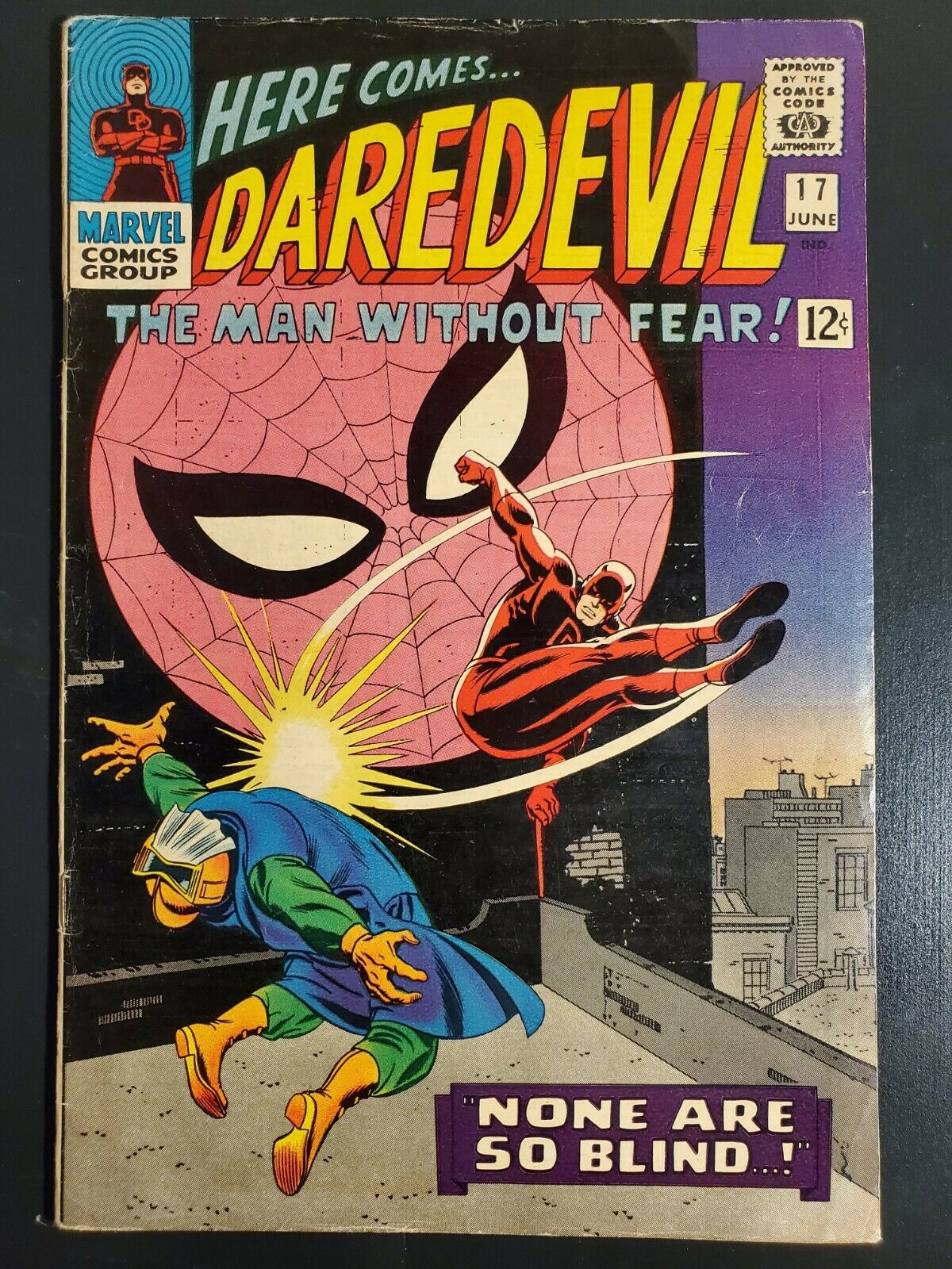 | Daredevil #17 (1966) FN+ (6.5) early Spider-Man cross-over Stan Lee ...